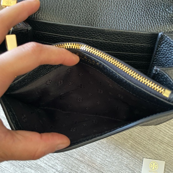 New , authentic tory burch crossbody - Picture 10 of 16